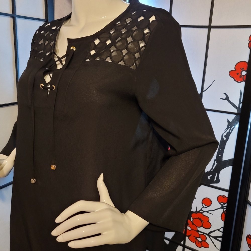 ANNE KLEIN BLACK ELEGANT  LADIES BLOUSE WITH SHEER SHOULDER ART/SIZE MEDIUM - Picture 12 of 13